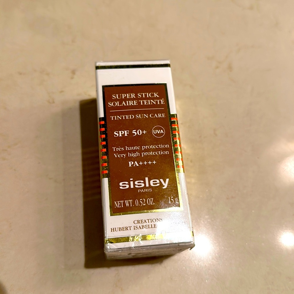 SUPER STICK SOLAIRE SPF 50+ TEINTÉ. NEW WITH TAGS